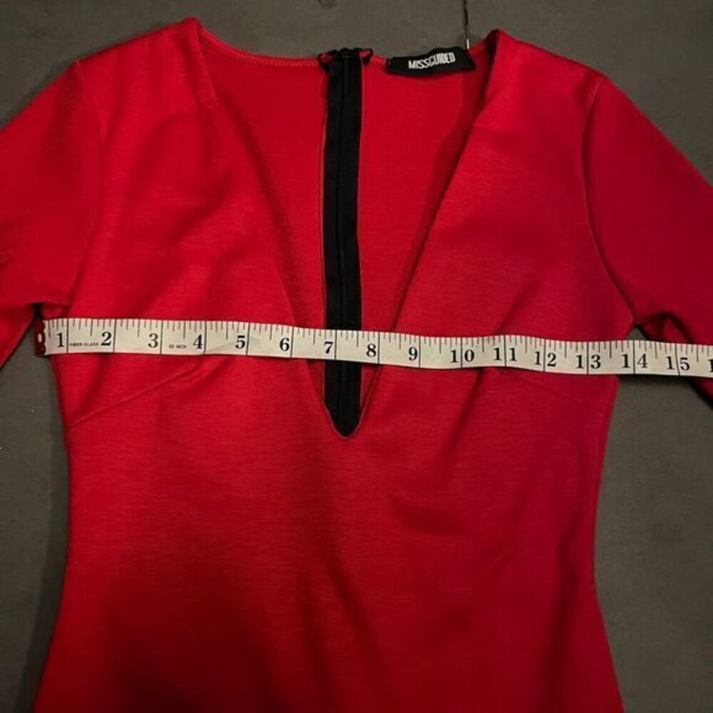 Missguided Scarlet V-Neck Midi Dress - Picture 5 of 5